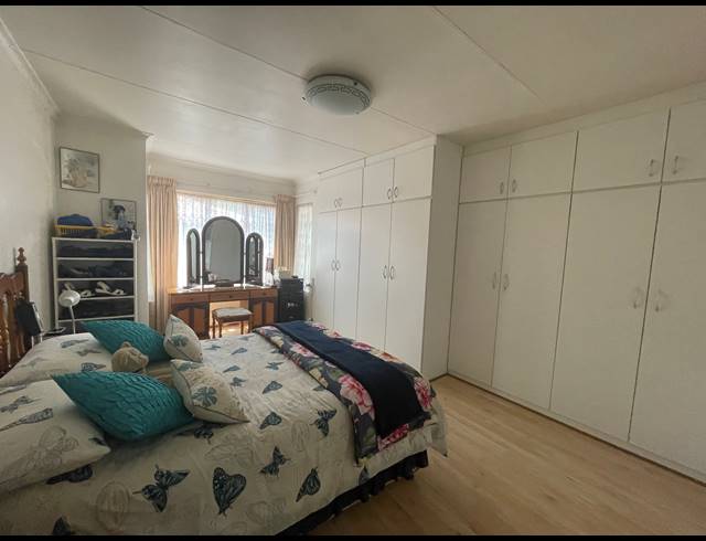 3 BEDROOM HOUSE FOR SALE IN PARKHILL GARDENS